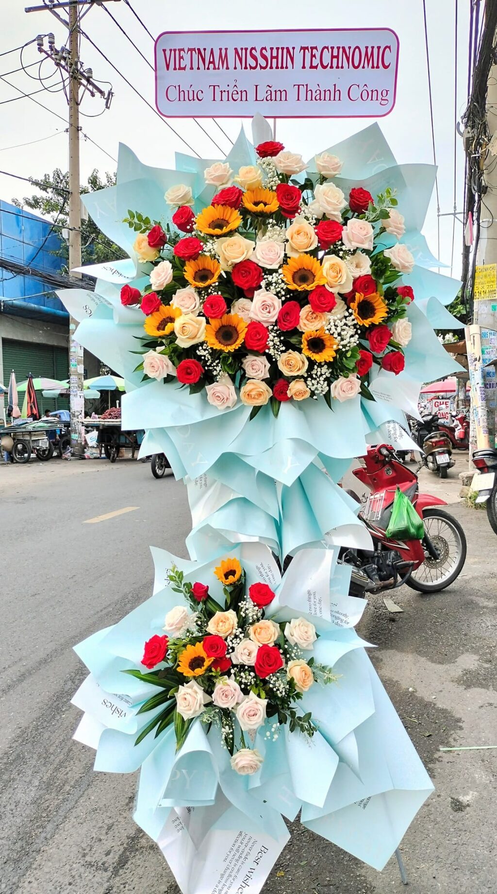 Kệ hoa khai trương tại shop hoa Phường 8 Quận 5