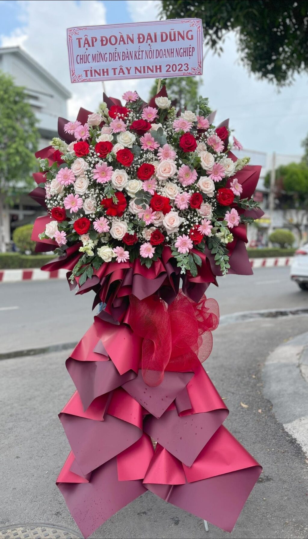 Kệ hoa khai trương tại Phường Tân Hưng Quận 7